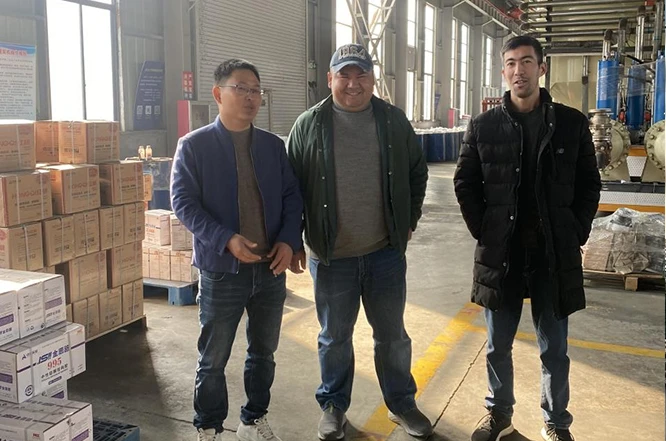 Un client r&eacute;gulier a amen&eacute; deux nouveaux amis